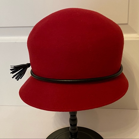 ALESSANDRA BACCI SCARPELLINI FIRENZE ITALY HAT RED BLACK LEATHER FRINGE TIE main image 6